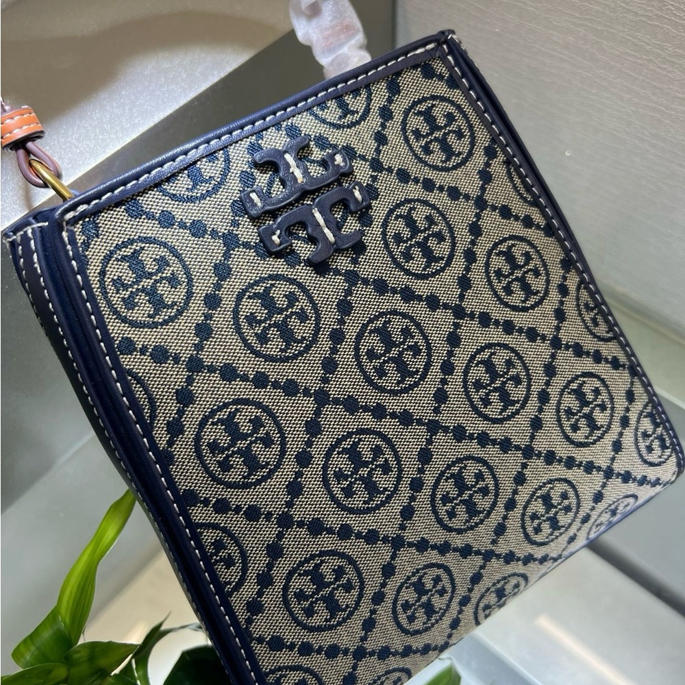Tory Burch Navy and Beige Crossbody Bag